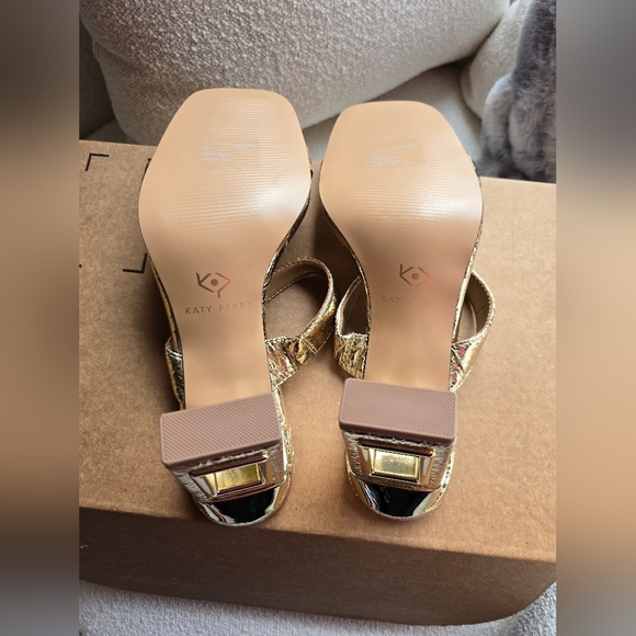 KATY PERRY COLLECTIONS, The  Hollow Sandal, Crinkle.Gold, Size 7, NWOT - Picture 10 of 14